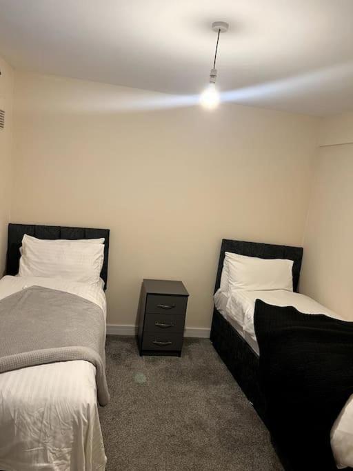 Spacious City Centre Home Near Hospital & M5 Worcester Kültér fotó