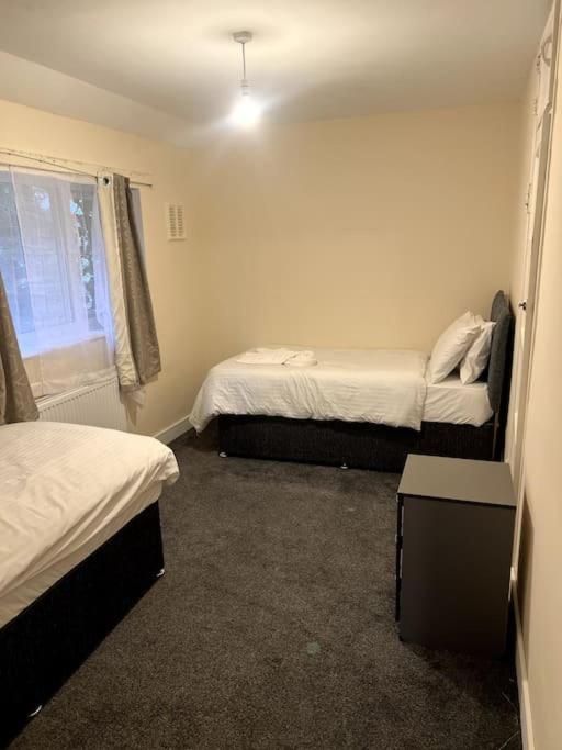 Spacious City Centre Home Near Hospital & M5 Worcester Kültér fotó